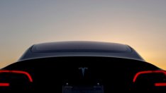 Tesla постигна ключовите 200 хил. доставки на автомобили 