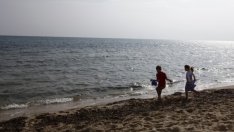 Туристите се завръщат с пълна сила по плажовете в Тунис 