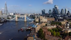 Заплатите във Великобритания са нараснали с 5,7% за година