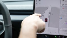 Tesla е представила подвеждащи данни за системата FSD на европейски регулатори 
