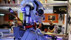 САЩ инвестират  милиони в хуманоидни роботи