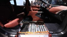 BMW тества батерия за коли с дълъг пробег, произведена от стартъп на две години