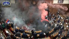 Как масовите протести в Сърбия се сблъскват с авторитарните модели на управление?