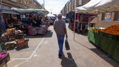 Потребителското доверие във Великобритания стигна рекордно дъно