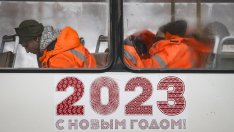 Путин купува лоялността на бедните руснаци, но отписва средната класа с военния си бюджет