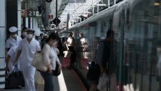 Ръстът на активността на японските фабрики се забави до 21-месечно дъно