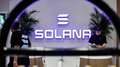 Скандалът в Аржентина привлича отново погледите към мемекойните