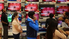 Мобилните продажби на Черния петък в САЩ минаха 1 млрд. долара