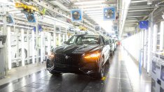 Jaguar Land Rover се връща към печалба, подкрепена от производството на Range Rover