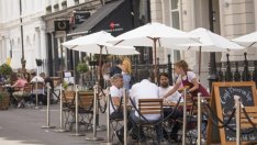 Отстъпките в ресторантите свиха британската инфлация до 5-годишно дъно