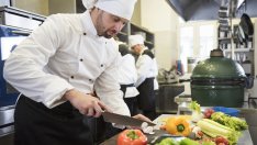Безработицата в България се свива до 5,3% през март