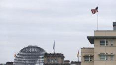 САЩ подслушвали Меркел чрез посолството си в Берлин?