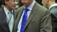 Берлускони беше предупреден да не се заяжда с Германия