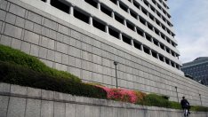 Японската централна банка повиши прогнозата си за икономиката