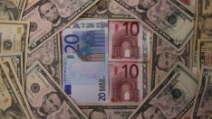 Защо апетитът за кеш в САЩ и Европа върви в различни посоки?