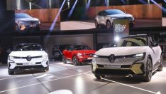 Продажбите на Renault спадат с 30% заради излизането от Русия и дефицита на чипове