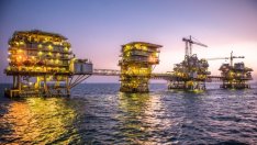 Може ли петролът да поевтинее до 20 долара за барел? 