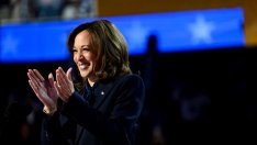 Камала Харис е набрала над 500 млн. долара дарения за малко над месец