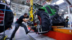 Макар и с по-бавен ръст, частният сектор на еврозоната е удържал на митата през май