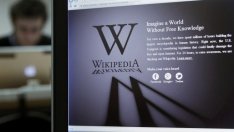 Защо германоезичната Wikipedia затваря за един ден