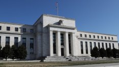 Защо се стигна до недостиг на щатски долари във вторник?