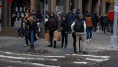 Продажбите на дребно в САЩ стагнират през април 