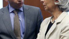 Еврогрупата одобри отпускането на 5 млрд. евро за Гърция на два транша