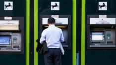 Lloyds ще съкрати още 3 хил. души