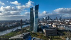 ЕЦБ очаквано не промени лихвите, но влоши прогнозите си за инфлацията заради нарастващата несигурност