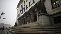  БНБ: Евтиният петрол ще стимулира реалната икономическа активност в България