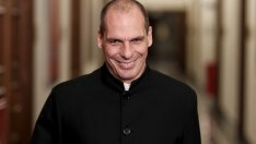 Варуфакис: Трябва да сложим край на играта на Черен Петър