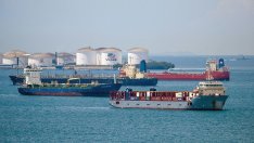 Казахстан разглежда нови пътища за петрола си