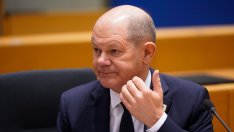 Германският канцлер в Китай: Искаме справедлив автомобилен пазар, без дъмпинг