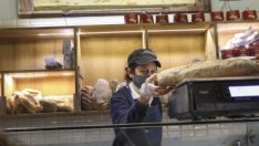 Цените на храните в света остават близо до рекорд през април