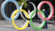 Защо Суга е толкова решен да проведе Олимпийските игри в Токио?