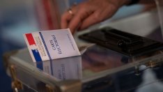 Година преди президентските избори Франция е уморена от демокрацията