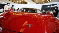 Мъск се нахвърли върху недоволен инвеститор в Tesla