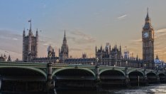 Анализатори очакват влошаване на икономическите показатели на Великобритания