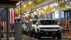 Фабричното производство в САЩ се е свило през януари за първи път от три месеца