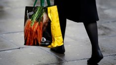 Продажбите на дребно в Европейския съюз се забавят и през май