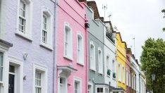 Цените на британските жилища отбелязват най-дългия си период на спад от финансовата криза