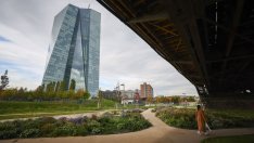 ЕЦБ повиши прогнозите си за базисната инфлация в еврозоната