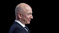 Най-богатият човек в света става още по-богат въпреки пандемията
