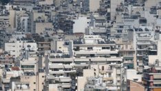 Уморените гърци отказват да се борят с банките за запазване на дома си