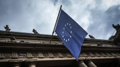 Сред коронакризата ЕС се издига на нивото си 