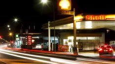 Chevron и Shell продават част от малките си петролни рафинерии