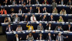 Европарламентът с удар срещу стремежа на Китай към статут на пазарна икономика