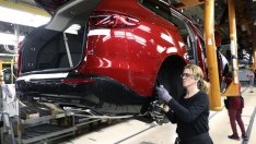 General Motors налага по-строги критерии за представянето на своите служители