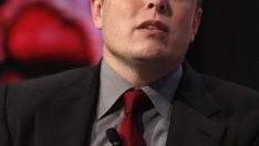 Илон Мъск е на минимална работна заплата в Tesla