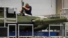 Битка за таланти: Оръжейните компании в Европа привличат служители с по-високи заплати, йога и други екстри